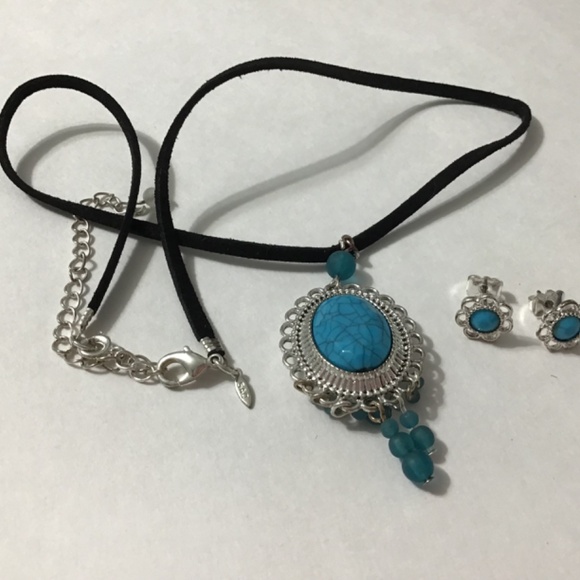 Turquoise Silver Tone Necklace Suede band Earrings - Picture 5 of 8